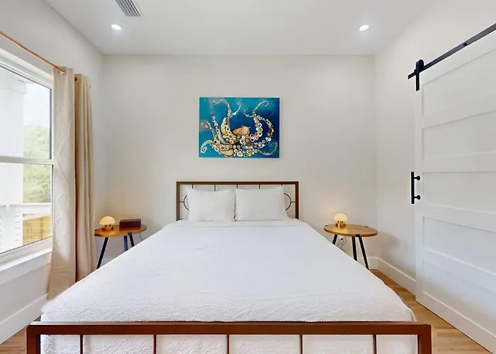 Gorgeous Coastal With Private Pool And Close To And Golf Privileges Holiday home *