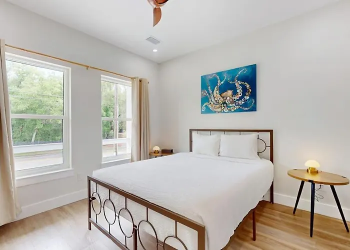 Holiday home Gorgeous Coastal With Private Pool And Close To And Golf Privileges Pensacola